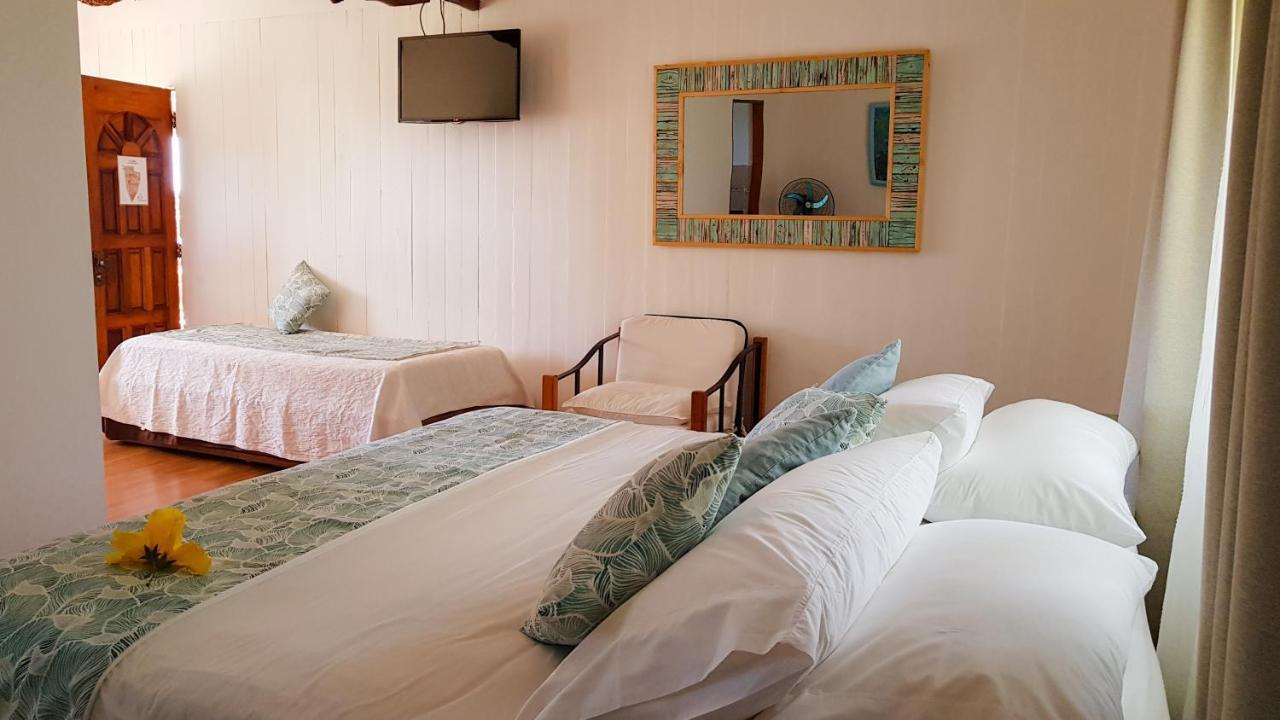 Pikera Uri Eco Lodge ハンガ・ロア エクステリア 写真