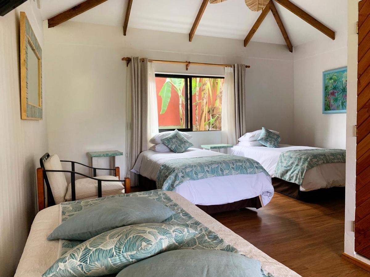 Pikera Uri Eco Lodge ハンガ・ロア エクステリア 写真